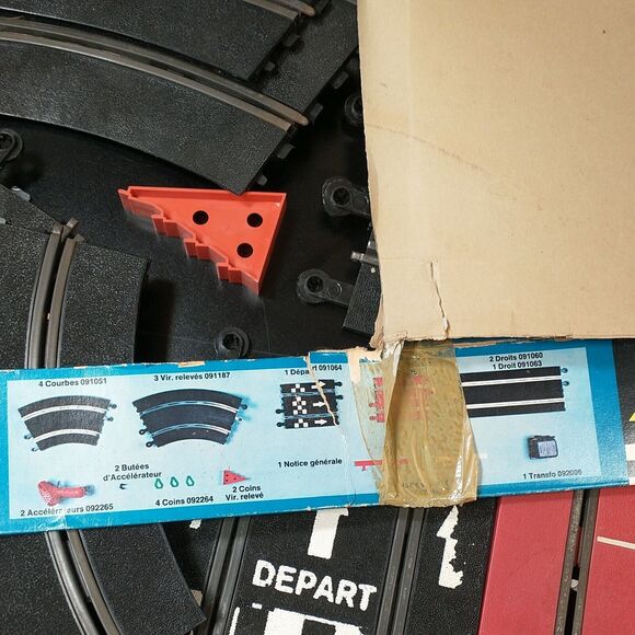 Scalextric Vintage Slot Car Racing Set 2 Porsche Carreras Tri-ang Made in France - Picture 11 of 12